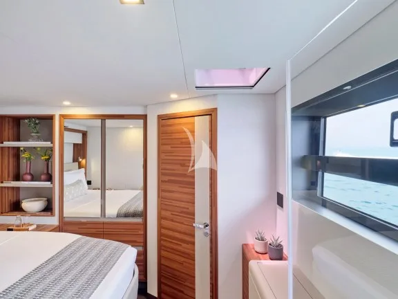 Guest cabin