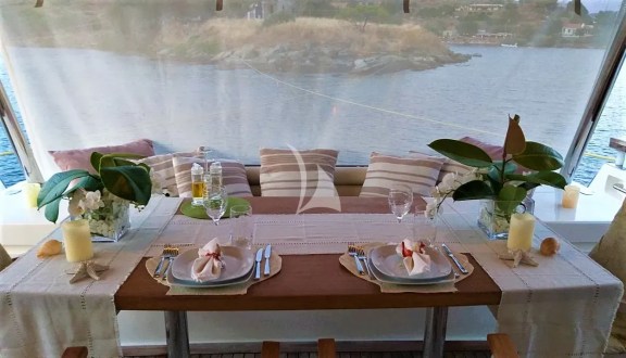 Aft Deck Dining Table