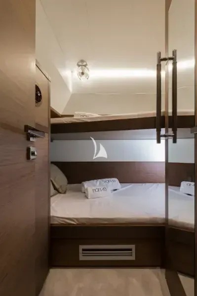 Twin bed cabin