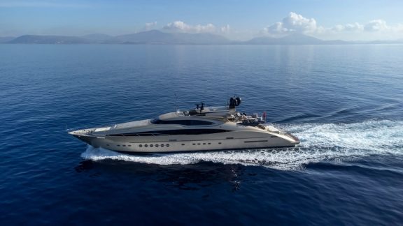Image of HOKULANI yacht #7