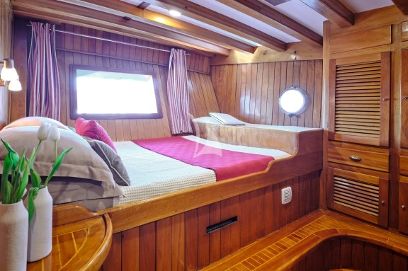 Image of WHITE PEARL yacht #37