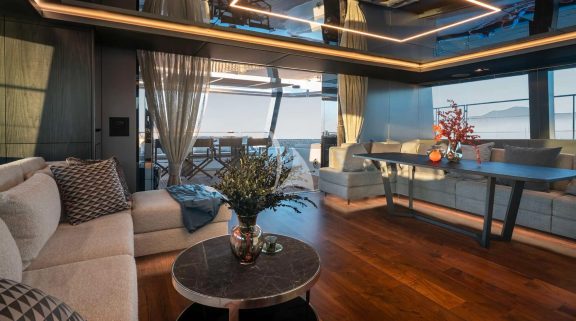 Sitting area saloon
