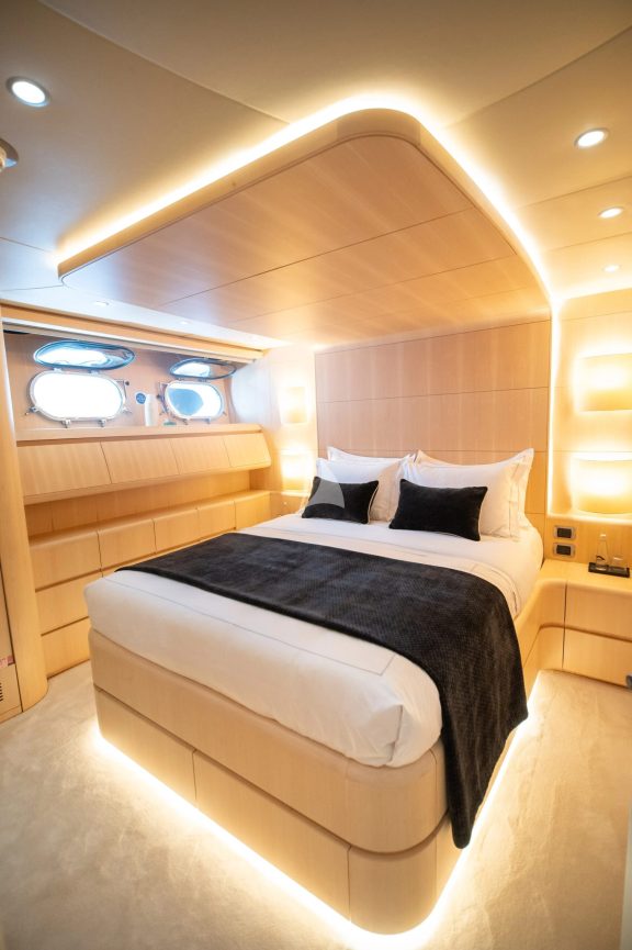 Image of PAREAKI II yacht #59