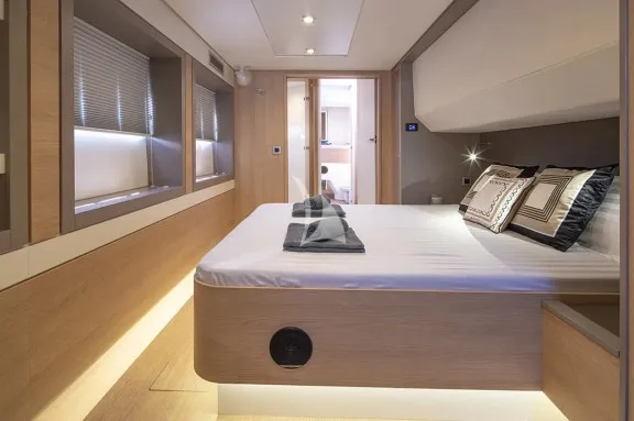 Image of LICENSE TO CHILL yacht #11