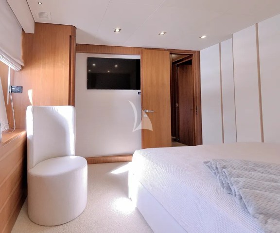 Port Double Cabin in the 5 cabins version (Master cabin divided into 2 Double cabins)
