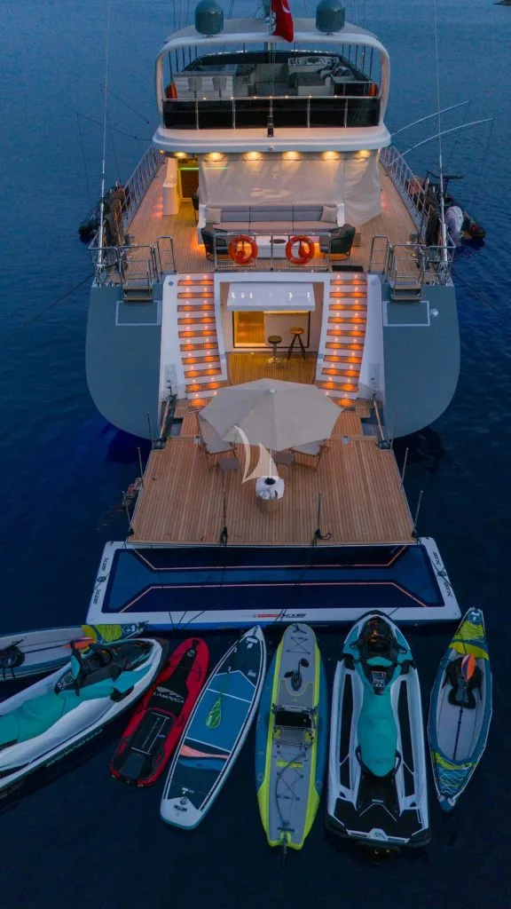 Image of NORTH WIND yacht #18