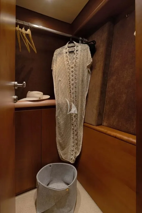 Master Cabin walk in closet