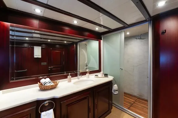 Port Twin Cabin Bathroom