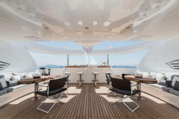 Sundeck seating and bar