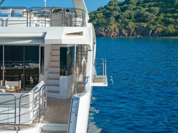 Image of GEORGE P yacht #37