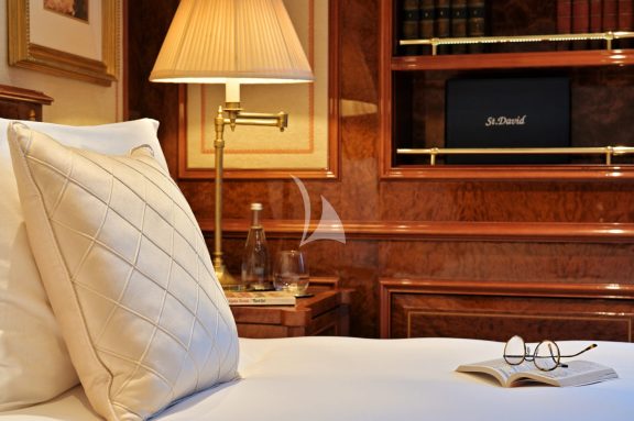 Convertible (double/twin) guest cabin