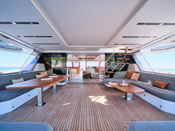 Cockpit (Sistership)