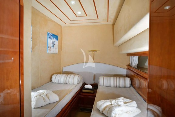 Twin Cabin