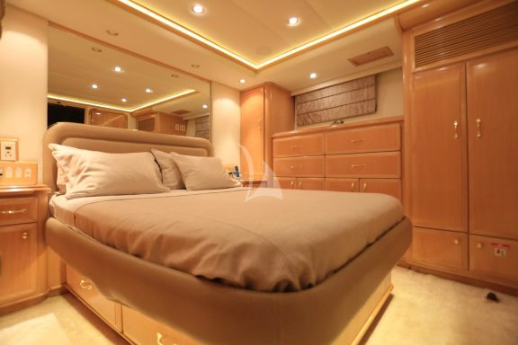 Double cabin