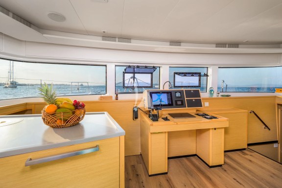 Image of LARGO WINCH yacht #8