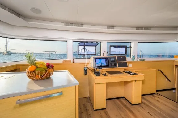 Image of LARGO WINCH yacht #8