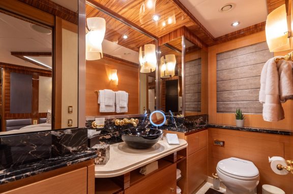 Double cabin bathroom