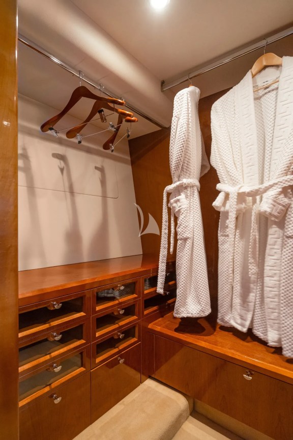 Master cabin walk-in closet