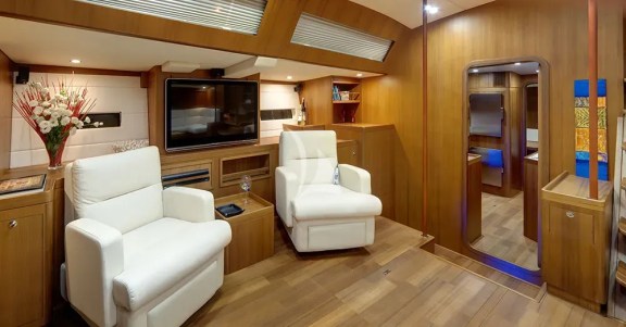Image of HUAYRA yacht #5