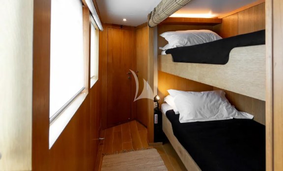 Master Cabin with 2 extra fixed Pullman Berths