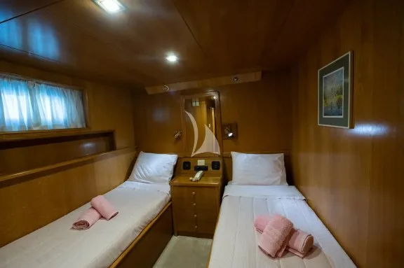 Image of ELENA yacht #30