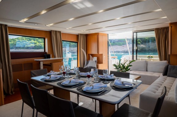 Image of RED ROSE yacht #18