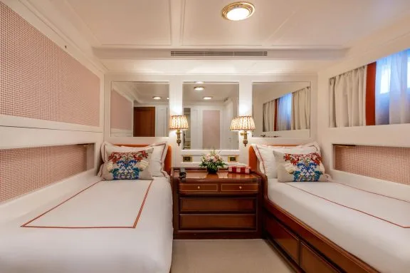 Twin cabin