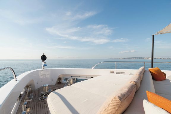 Upper Deck Fore
