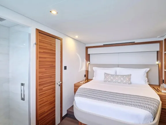 Guest cabin