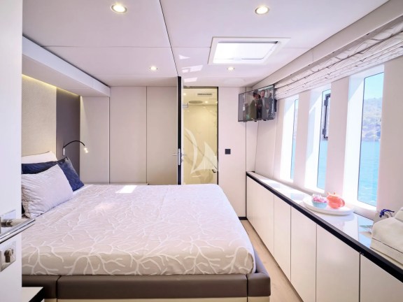 Cabin with walk in closet