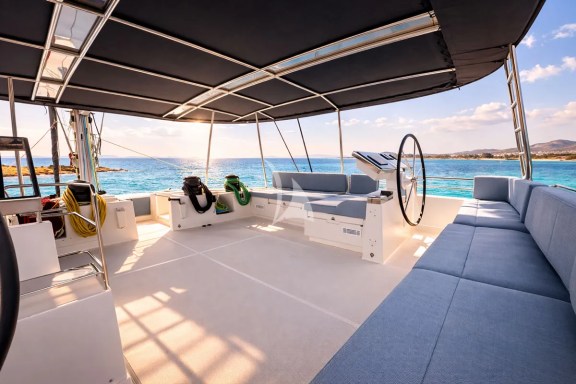 Royal-Destiny-Flybridge