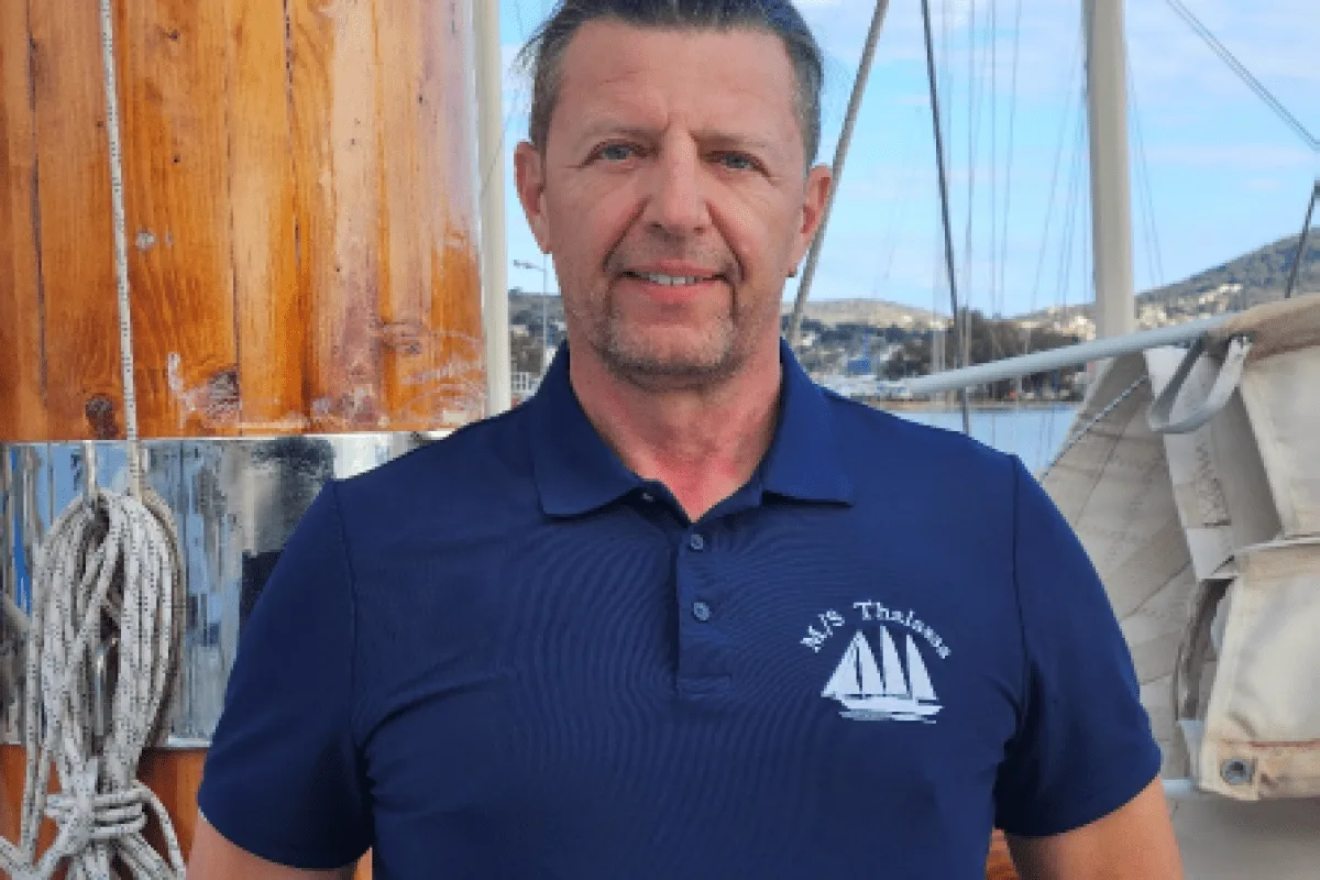 Crew Main Image