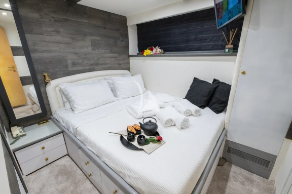 Guest cabin