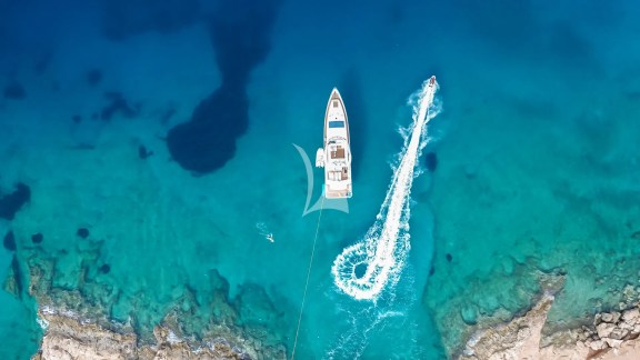 Image of RED ROSE yacht #5