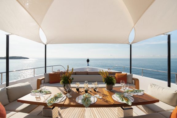 Upper Deck Fore