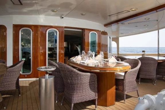 MAIN DECK AFT