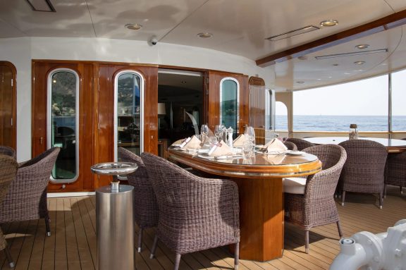MAIN DECK AFT