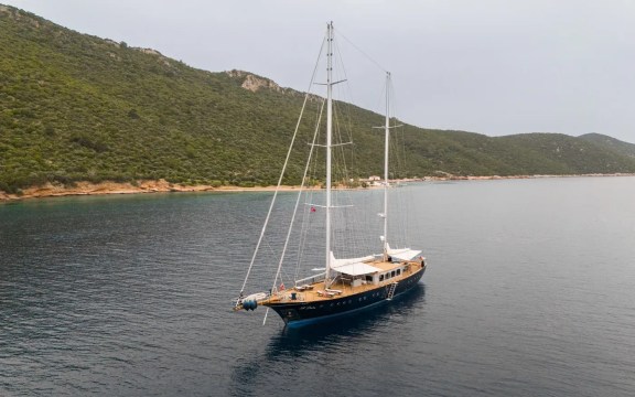 Image of LE PIETRE yacht #42