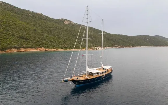 Image of LE PIETRE yacht #42