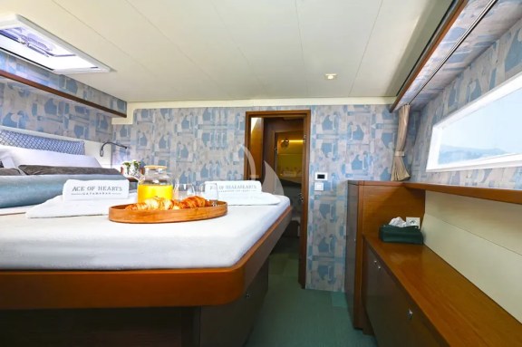 Double cabin