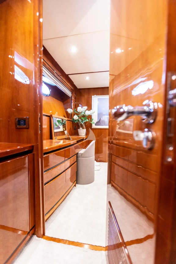 Image of PAREAKI yacht #26