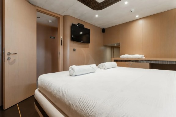 Image of LE PIETRE yacht #22