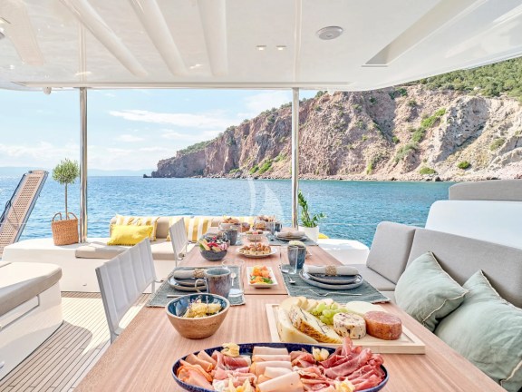 Aft deck dining