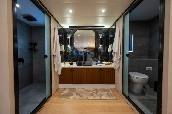 Image of De Love yacht #51