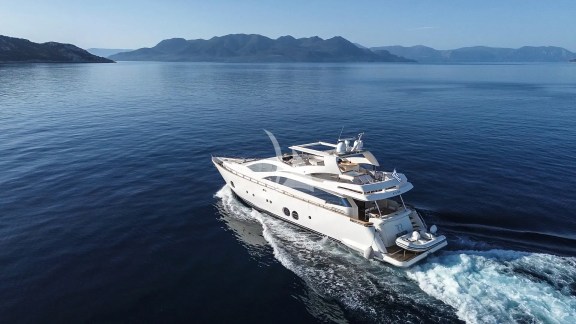 Image of RED ROSE yacht #40