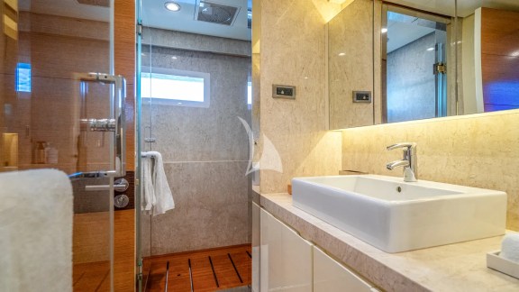 Double Cabin ensuite