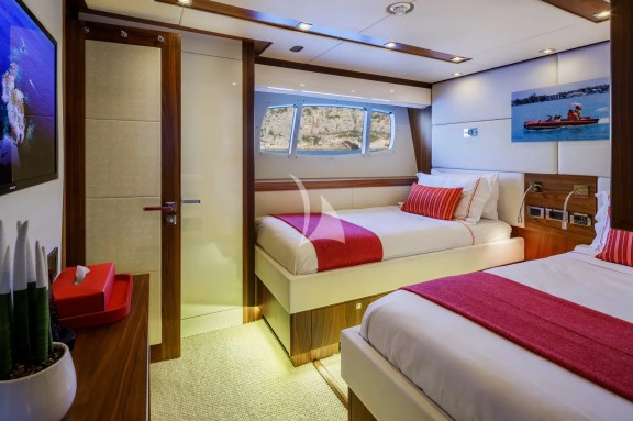 Image of GEORGE P yacht #31