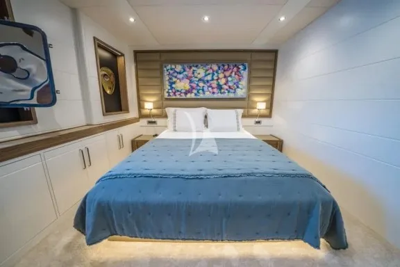 Double guest cabin