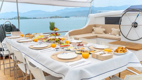 Aft Dining Area