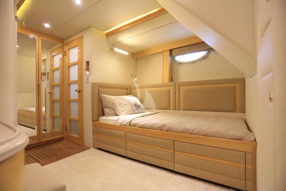 Image of Forty Love yacht #33